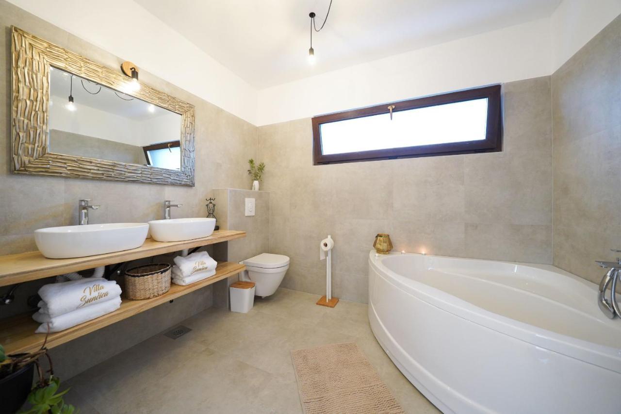 Villa Suncica Zadarvillas ซูโกชัน ภายนอก รูปภาพ